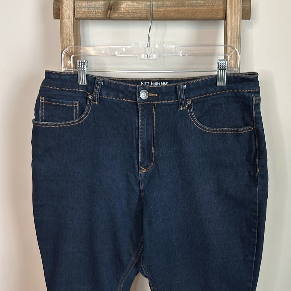 No Boundaries High Rise Skinny Jeans with 5 Functional Pockets Size 17 in GUC - Picture 3 of 17